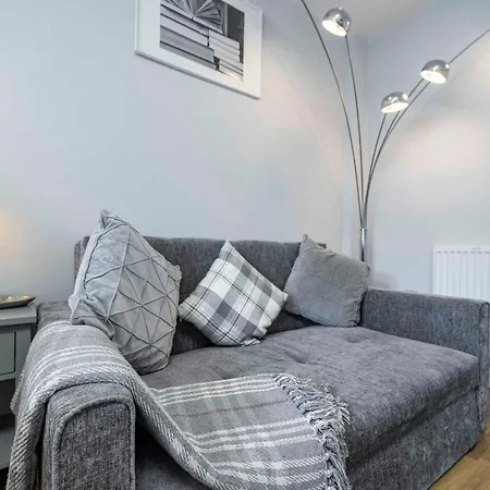 Dom wakacyjny Charming 3-bed Townhouse In Vibrant Ealing