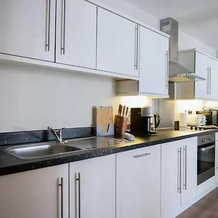 Apartament Stylish Urban Sanctuary With Parking *