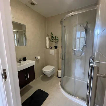 Camberwell Living Studio - Zone 2 Apartment