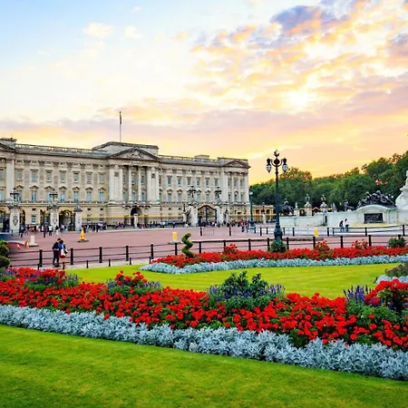 Fairytale Belgravia House - 2 Beds 2 Baths 4 People London