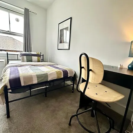 Homestay Whitechapel Station London