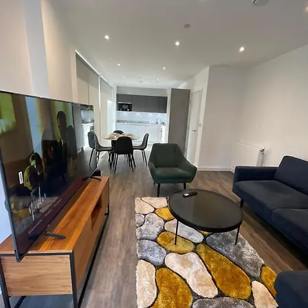 Uppamost Luxury 3 Dagenham