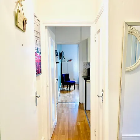 Gorgeous Studio 15 Minutes From Central *
