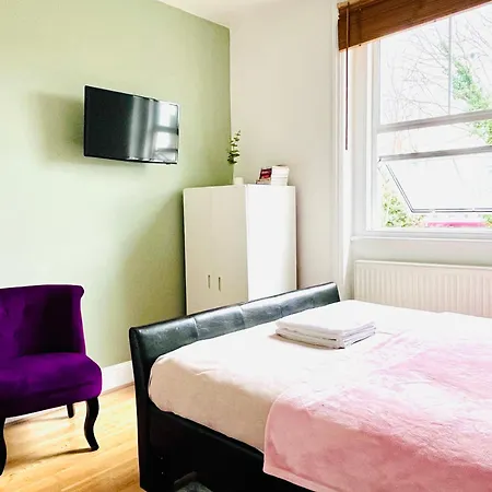 Gorgeous Studio 15 Minutes From Central *