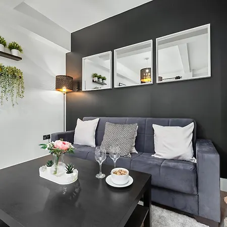 Luxury, Relaxing Apartment! 2 Mins From Paddington Station! Apartment London