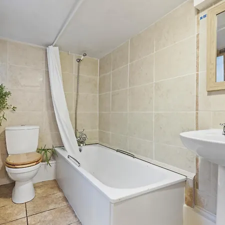 Apartment Parea Living - Cosy 1-bed Artistic Flat At Newington *