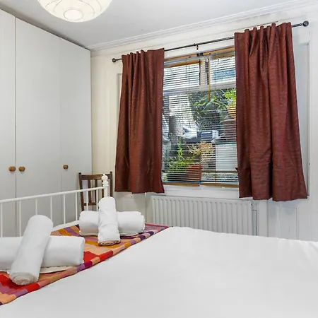 Apartment Parea Living - Cosy 1-bed Artistic Flat At Newington