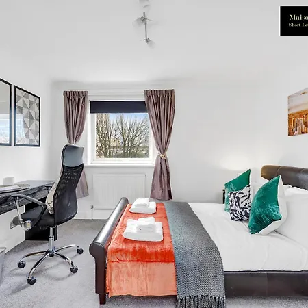 Appartamento Caraway Heights 2bedroom Sleeps 6 In Canary Wharf, Free Parking, Near Excel, O2 & Airport By Maison Christo Short Lets & Serviced Londra