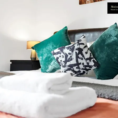 Appartamento Caraway Heights 2bedroom Sleeps 6 In Canary Wharf, Free Parking, Near Excel, O2 & Airport By Maison Christo Short Lets & Serviced
