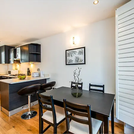 Apartment 2 Bed Flat In Clapham Common