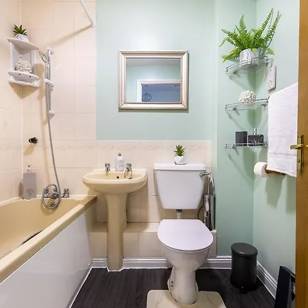 Cozy Family-friendly House Apartment