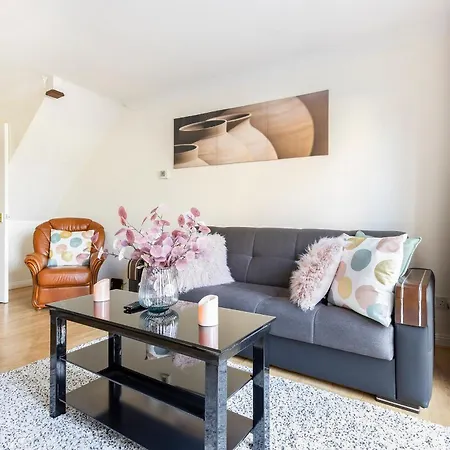 Cozy Family-friendly House Erith