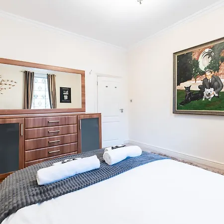 Luxury 4 Bedroom Flat In Sussex Gardens Apartment *