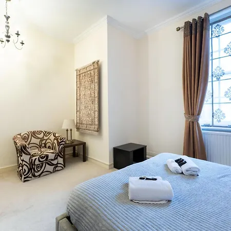 Apartment Luxury 4 Bedroom Flat In Sussex Gardens *