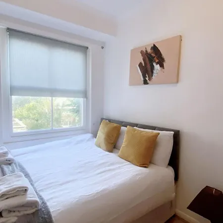 Uk Chaps Retreat: 2 Bedroom - 2bathroom