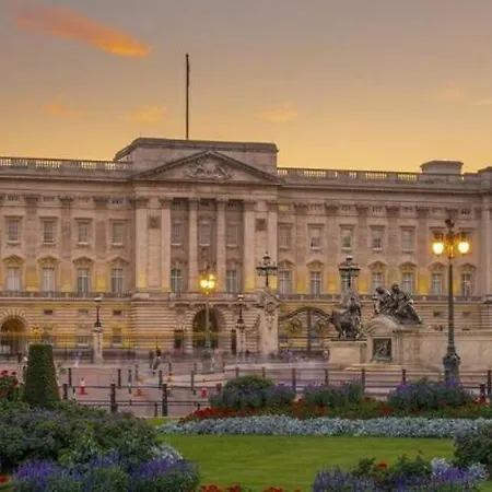 1-bed Apartment, Close To Kensington Olympia With Free Wi-fi & Netflix Apartment