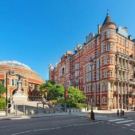 1-bed Apartment, Close To Kensington Olympia With Free Wi-fi & Netflix * London