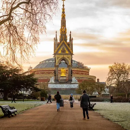 1-bed Apartment, Close To Kensington Olympia With Free Wi-fi & Netflix *