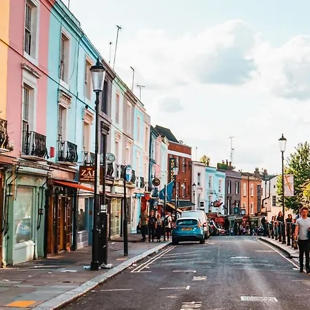 1-bed Apartment, Close To Kensington Olympia With Free Wi-fi & Netflix Apartment *