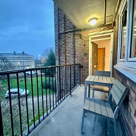 Guest house Victoria Park R4 London