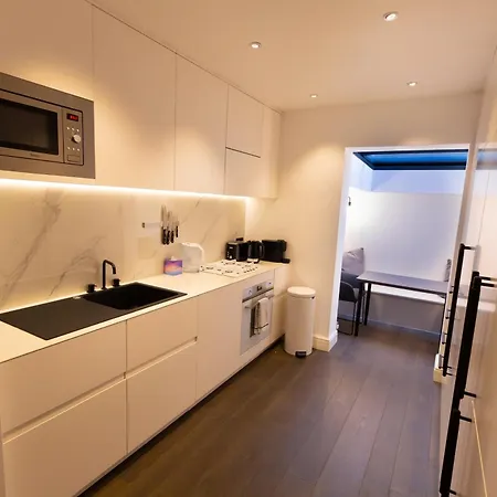 Entire Knightsbridge Mews House Holiday home London
