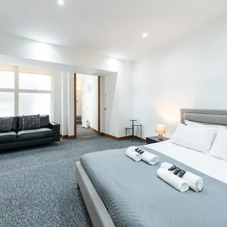 Luxury 2 Bedroom Flat In Bell Street London