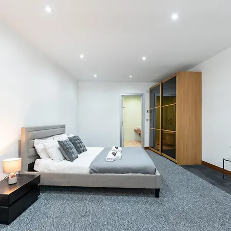 Luxury 2 Bedroom Flat In Bell Street