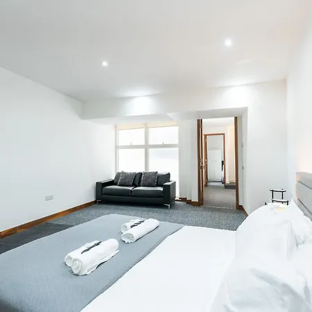 Luxury 2 Bedroom Flat In Bell Street London