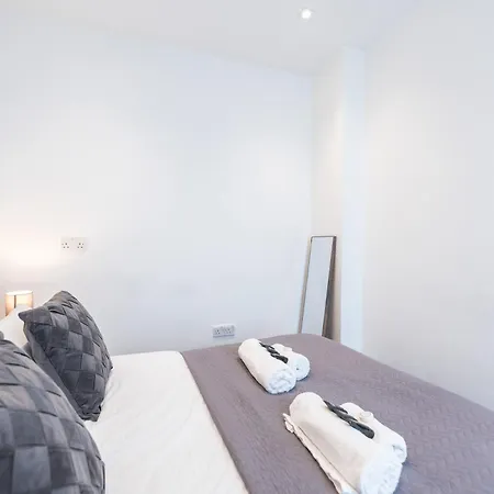 Luxury 2 Bedroom Flat In Bell Street * London