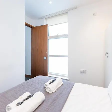 Apartment Luxury 2 Bedroom Flat In Bell Street