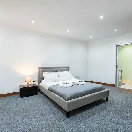 Luxury 2 Bedroom Flat In Bell Street