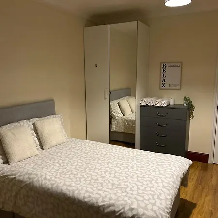 Guest house 29 Ansell Road London