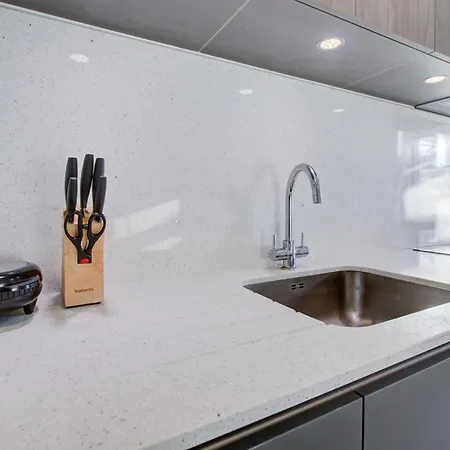 Apartment Hybrid Resi - Fulham Near Chelsea And Putney *