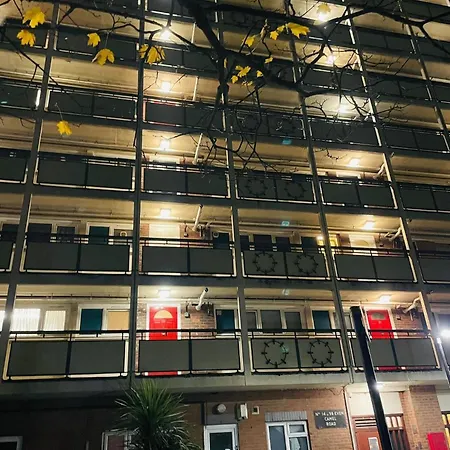 Well-preserved Cozy1br Flat In Lcy With Free Parking