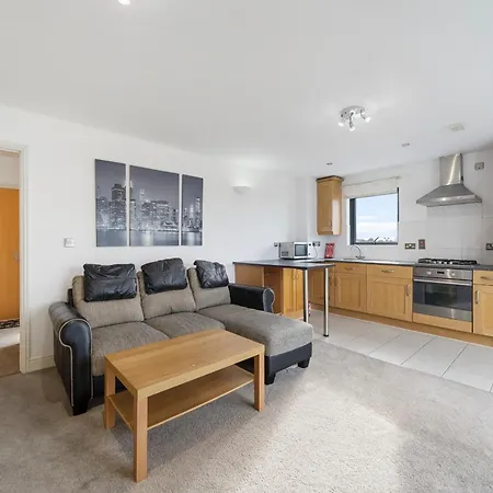 Modern 2 Bed 2 Bath With Balcony In Rayners Lane Harrow Near Wembley Greater London * Pinner