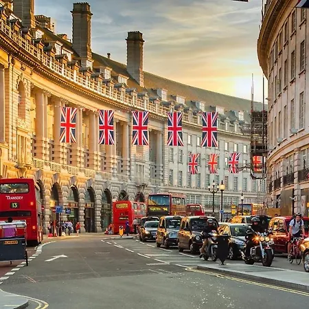 Stunning Apartment, Sleeps 4, London, 1 Bedroom, Zone 1, Kennington - Open For Business Stays, Long And Families Relocating