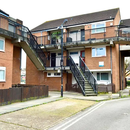 Stunning Apartment, Sleeps 4, London, 1 Bedroom, Zone 1, Kennington - Open For Business Stays, Long And Families Relocating