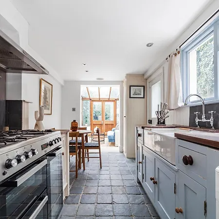 The Oval Collection Apartment London