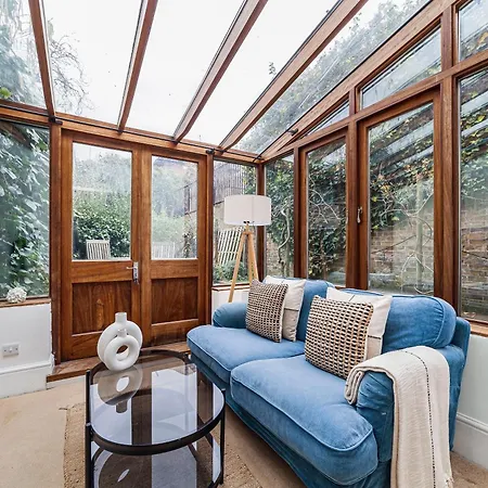 The Oval Collection Apartment