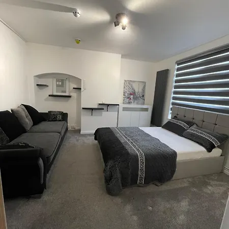 Uppamost London Luxury 2 Holiday home