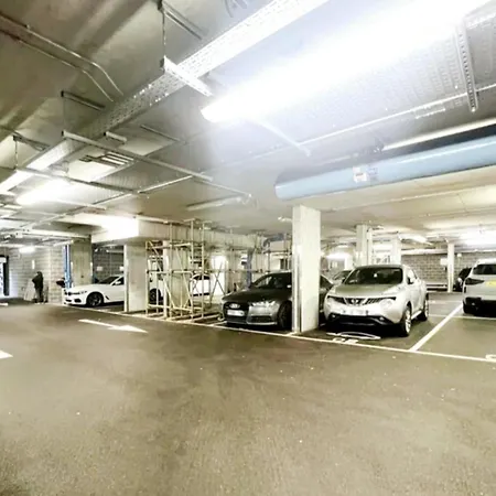 Lovely 3bd Flat, Parking, Sleeps Six Close To O2 Apartment *