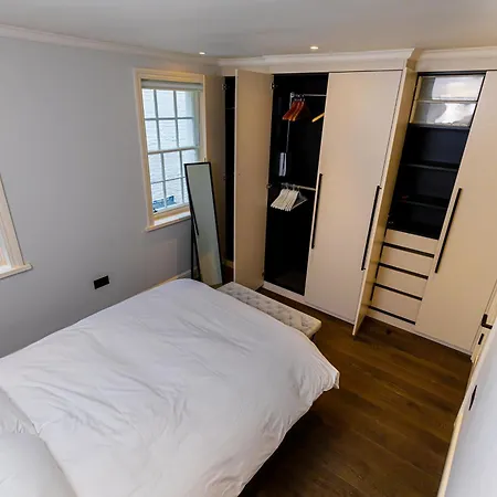 Entire Knightsbridge Mews House London