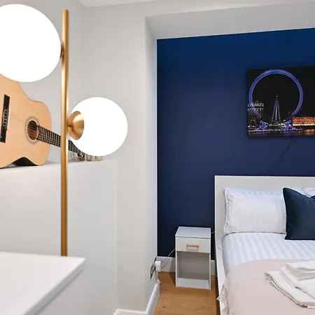 Apartment Stunning 2 Bed Basement Flat In Hammersmith
