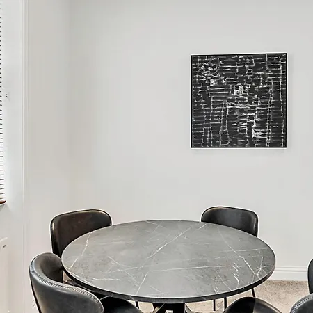 A One-bedroom Situated In London