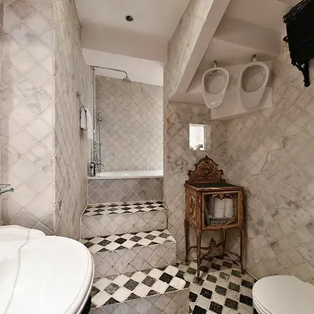Knightsbridge 2br Mews House Holiday home London