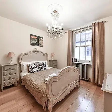 Knightsbridge 2br Mews House London