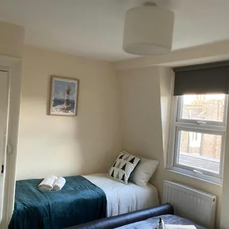 Lovely Private In Camden, Privatunterkunft *