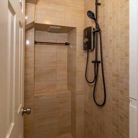 Chic 2-bedroom Retreat In The Heart Of Westminster Apartment *