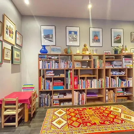 Luxurious 1 Bedroom Flat With Private Garden *