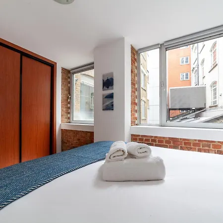 Apartment Elegance & Chic Design - 2-bedroom Haven London